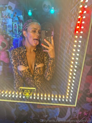 Paige Vanzant Photo #811