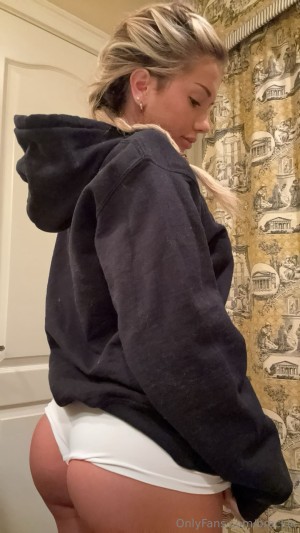 Breckie Hill Photo #409