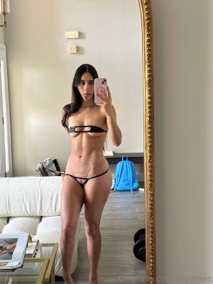 Izzy Green Photo #618