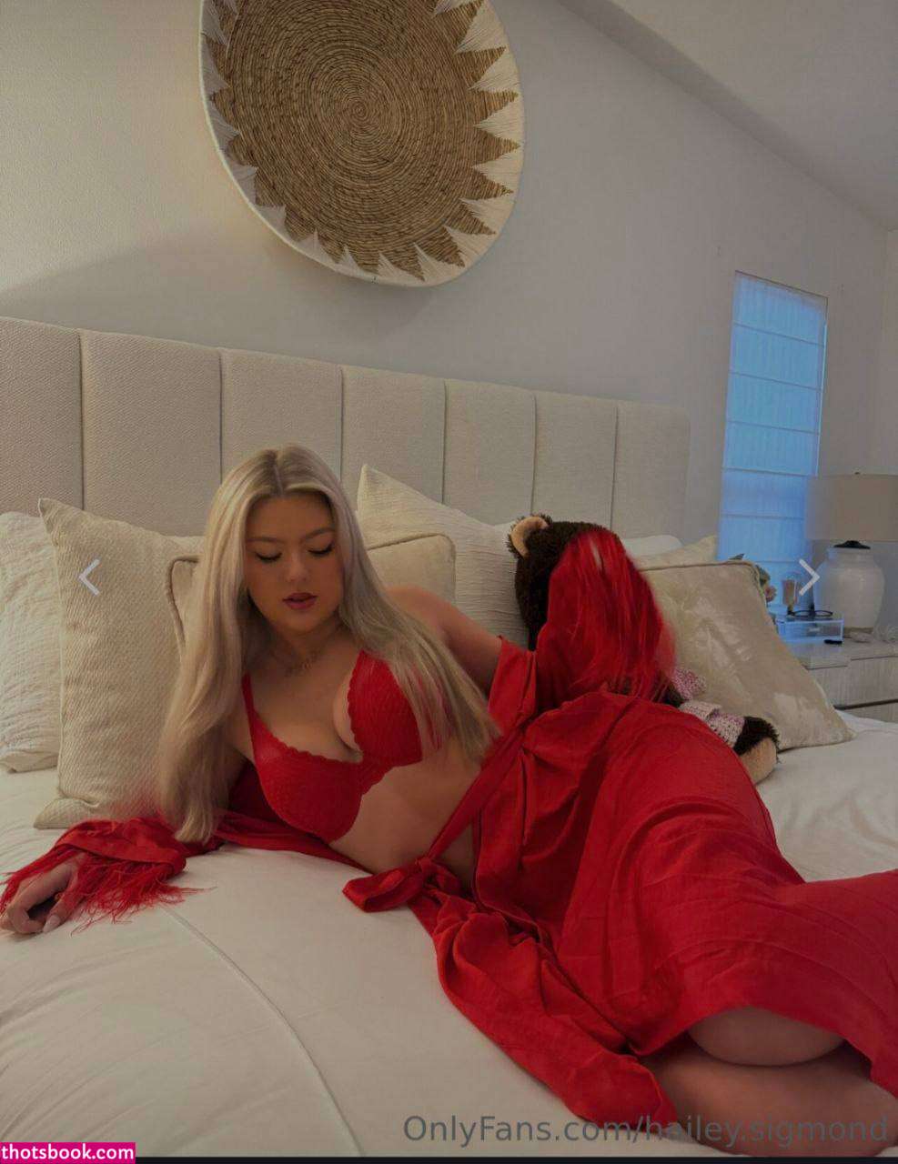 Hailey Sigmond Photo #11