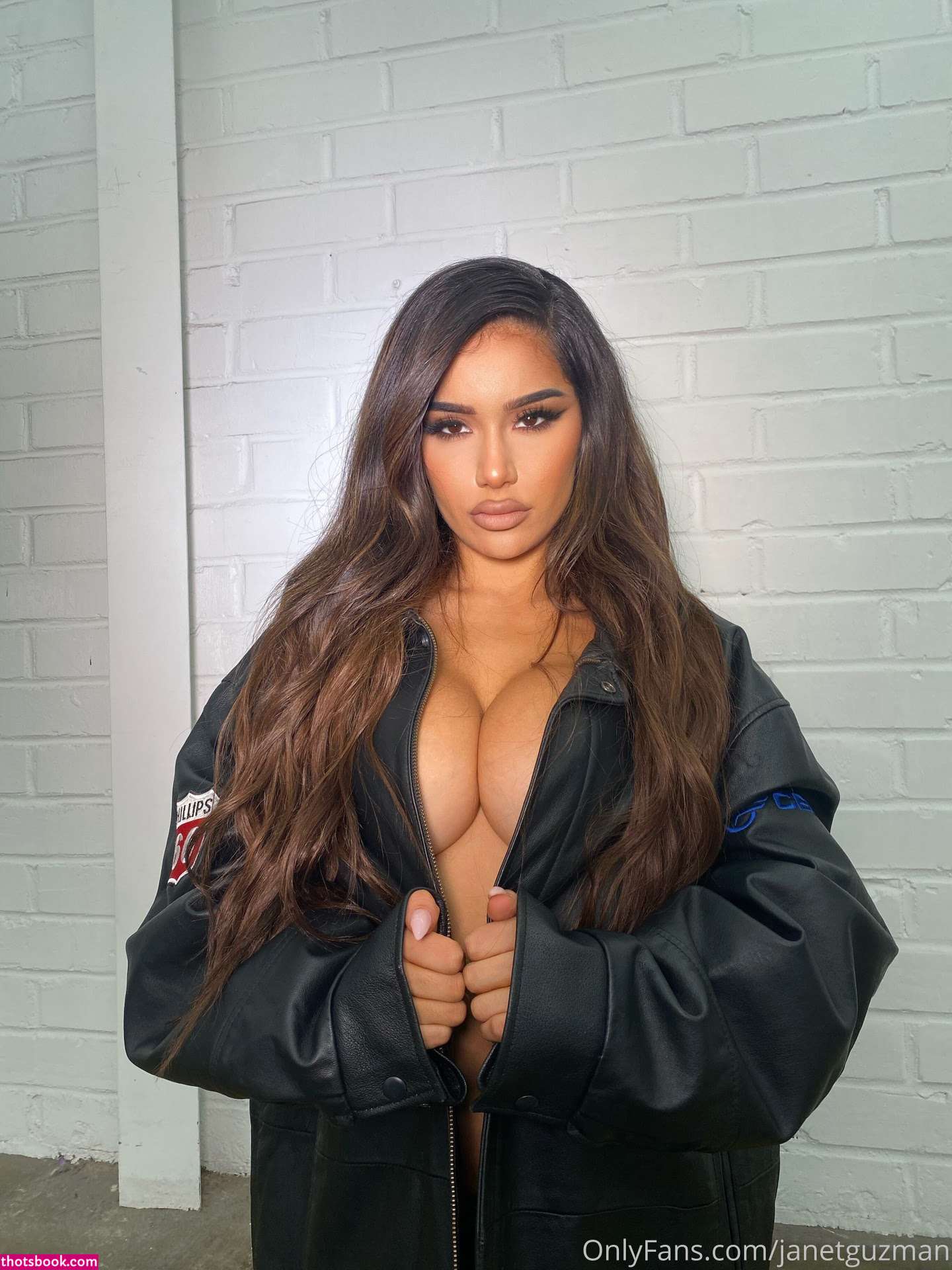 Janet Guzman Photo #10