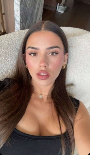 Leah Halton Photo #31