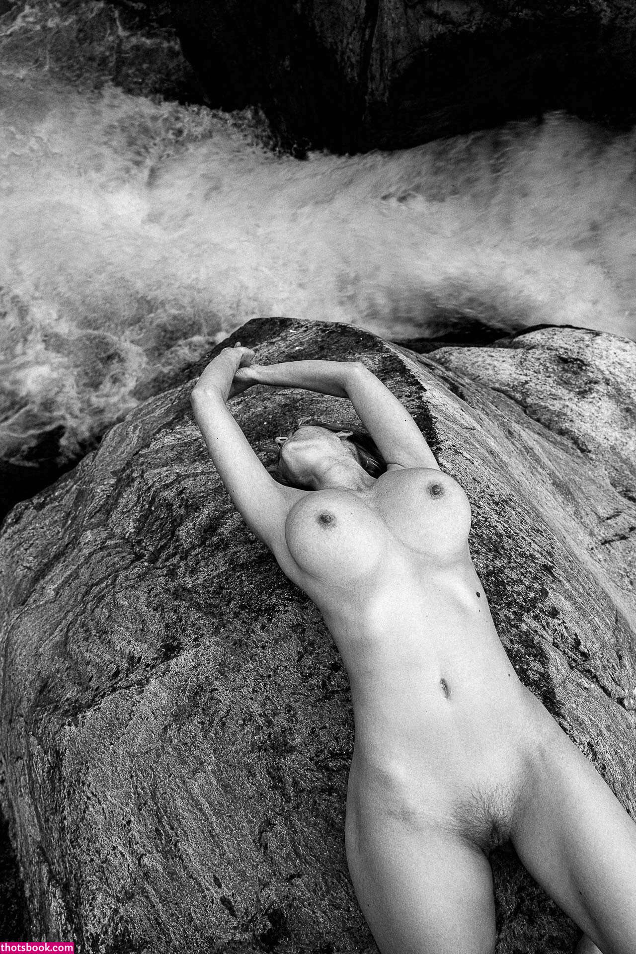 luizaconlaz Photo #200