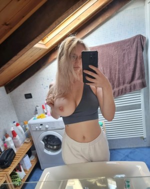 luizaconlaz Photo #217