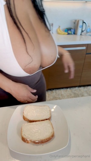 Persephanii Photo #10