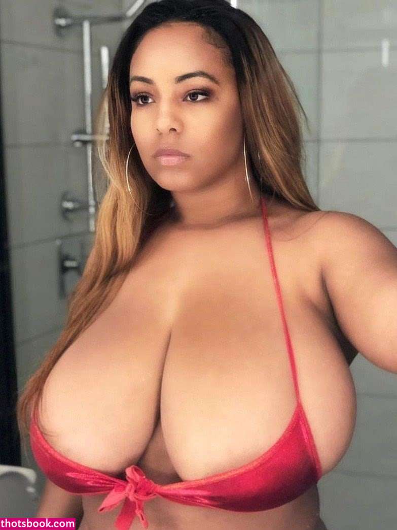 Persephanii Photo #14