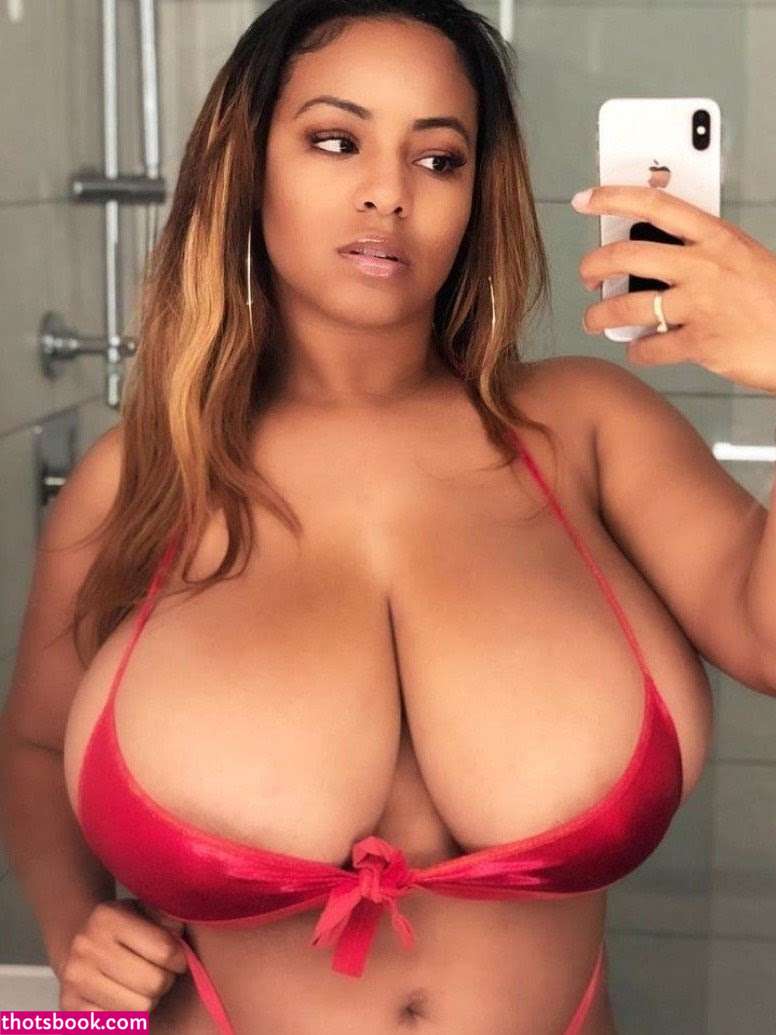 Persephanii Photo #16