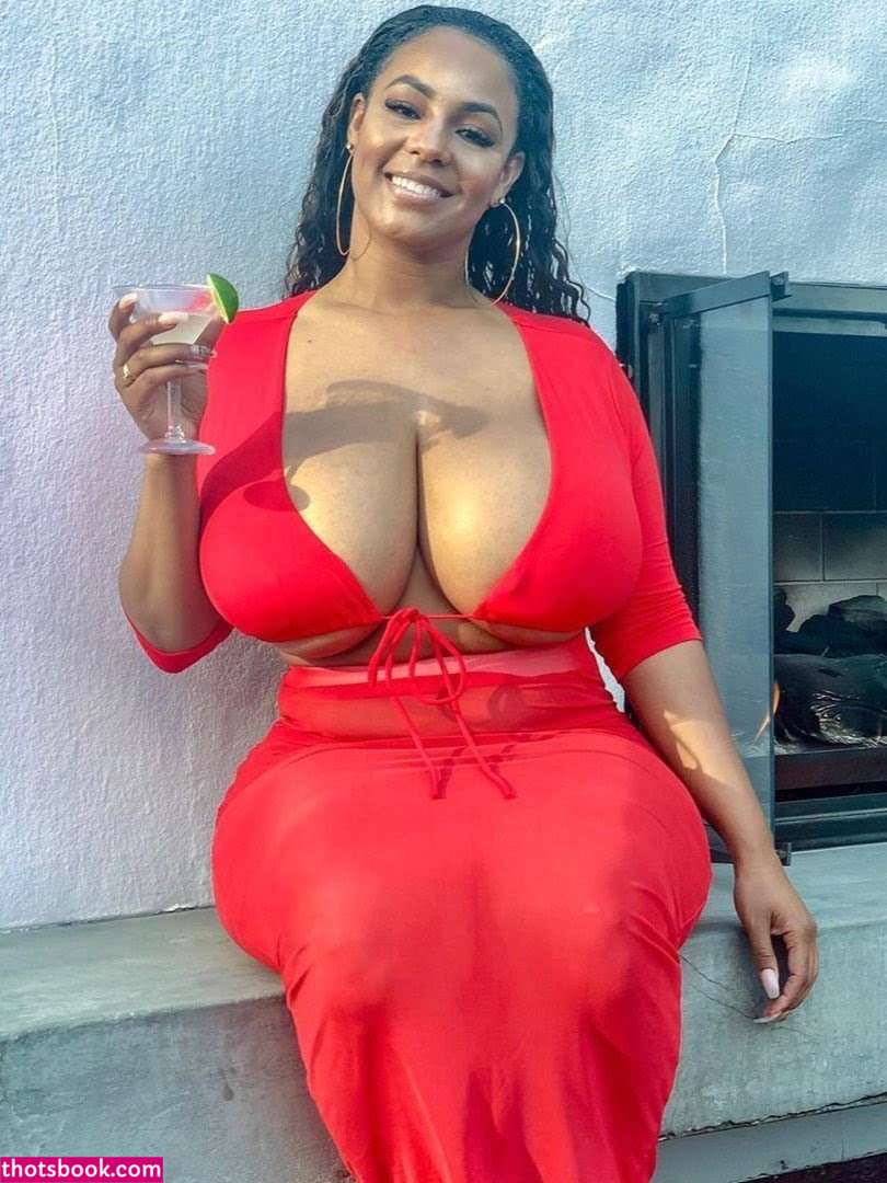 Persephanii Photo #18