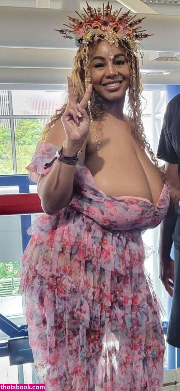 Persephanii Photo #30