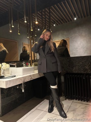 julibeautiful Photo #21