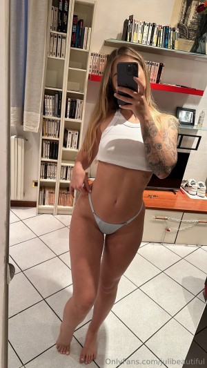 julibeautiful Photo #28