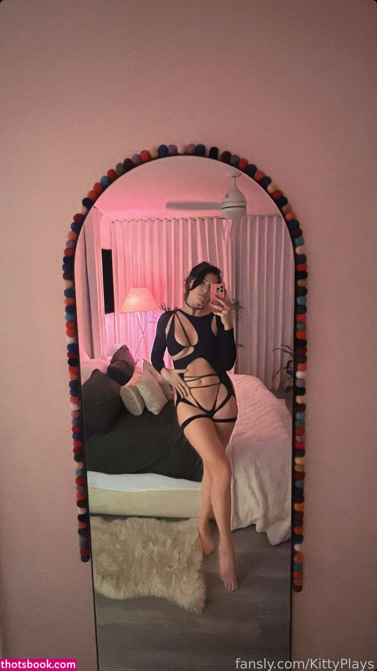 Kittyplays Photo #34