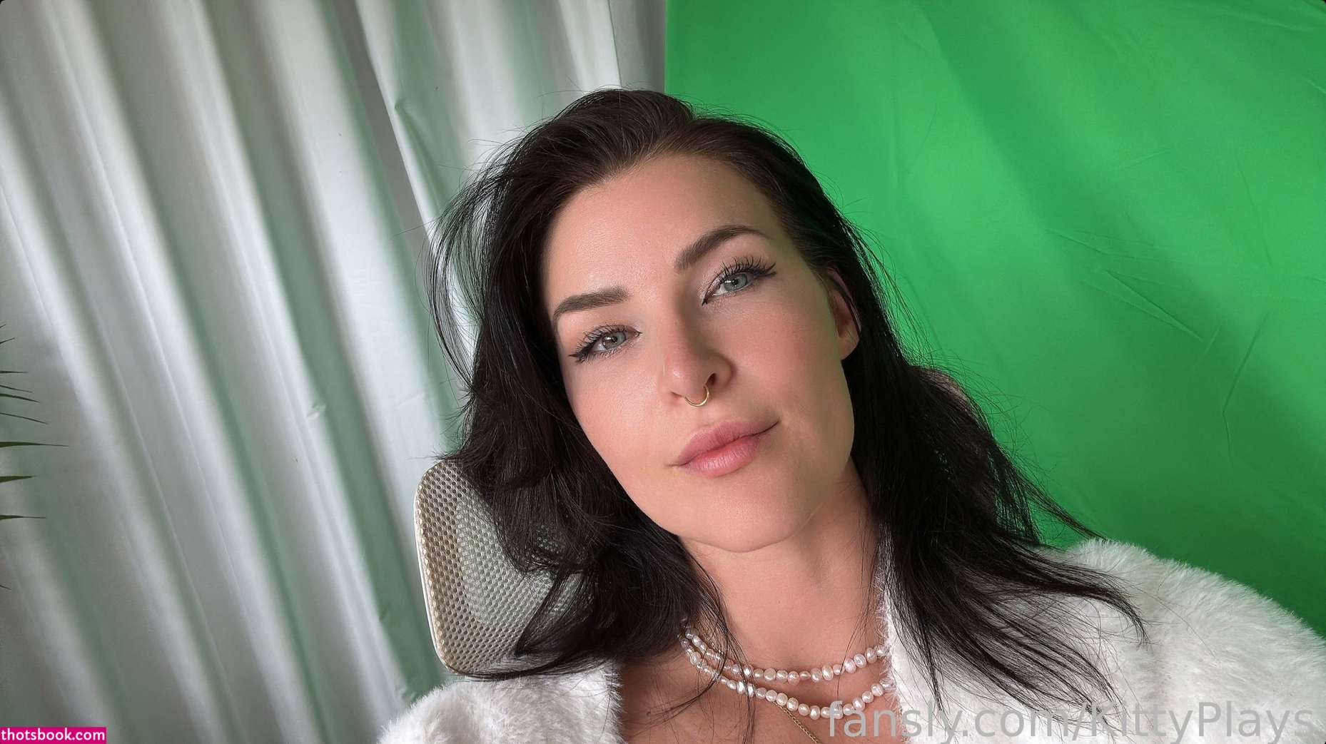 Kittyplays Photo #41