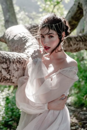 Maud Elena Photo #16