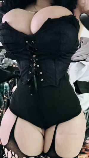 dahliagoth420 Photo #12