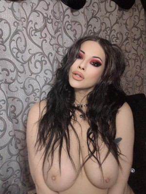 Arlene Flores Photo #18