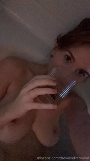 thevelvetredhead Photo #30