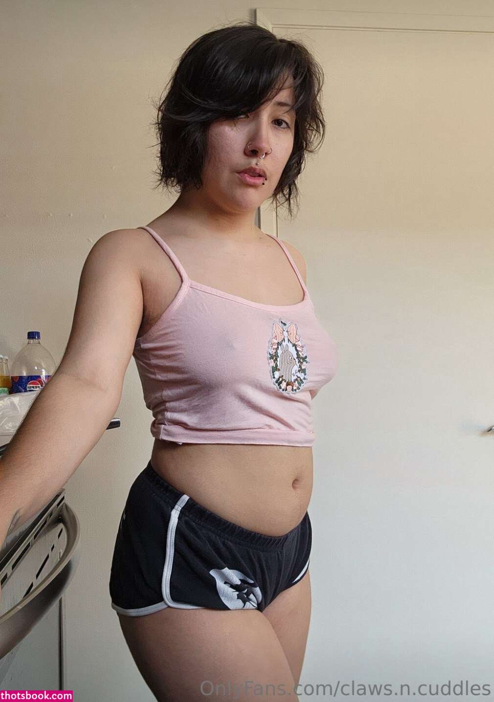 Clawsncuddles Photo #7