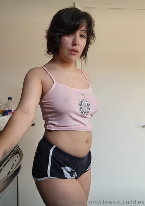 Clawsncuddles Photo #7