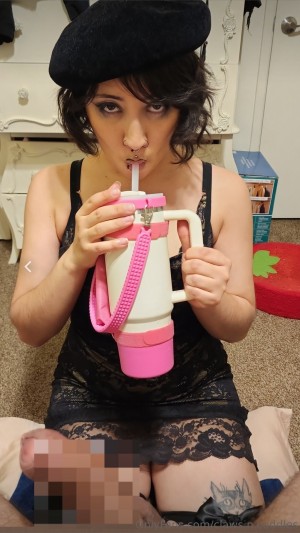 Clawsncuddles Photo #15