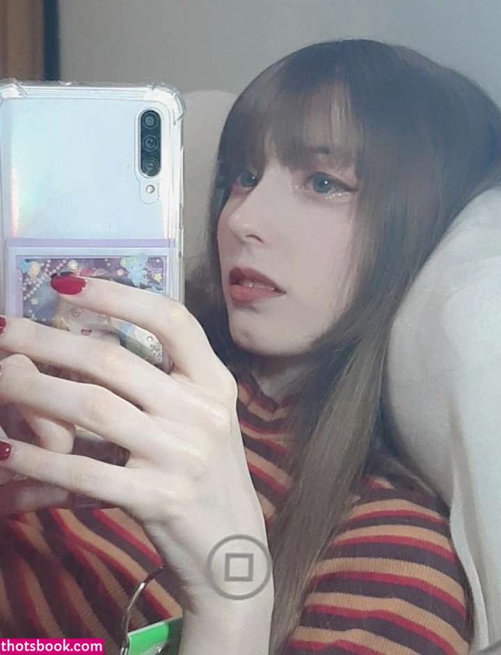 Kiki Glitter Photo #4