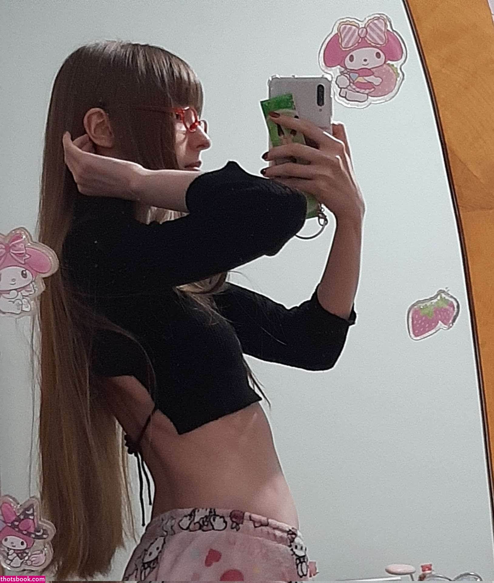 Kiki Glitter Photo #41