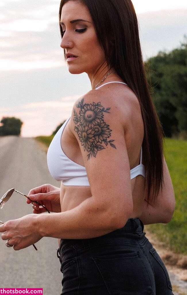 Lesley Cusumano Photo #8