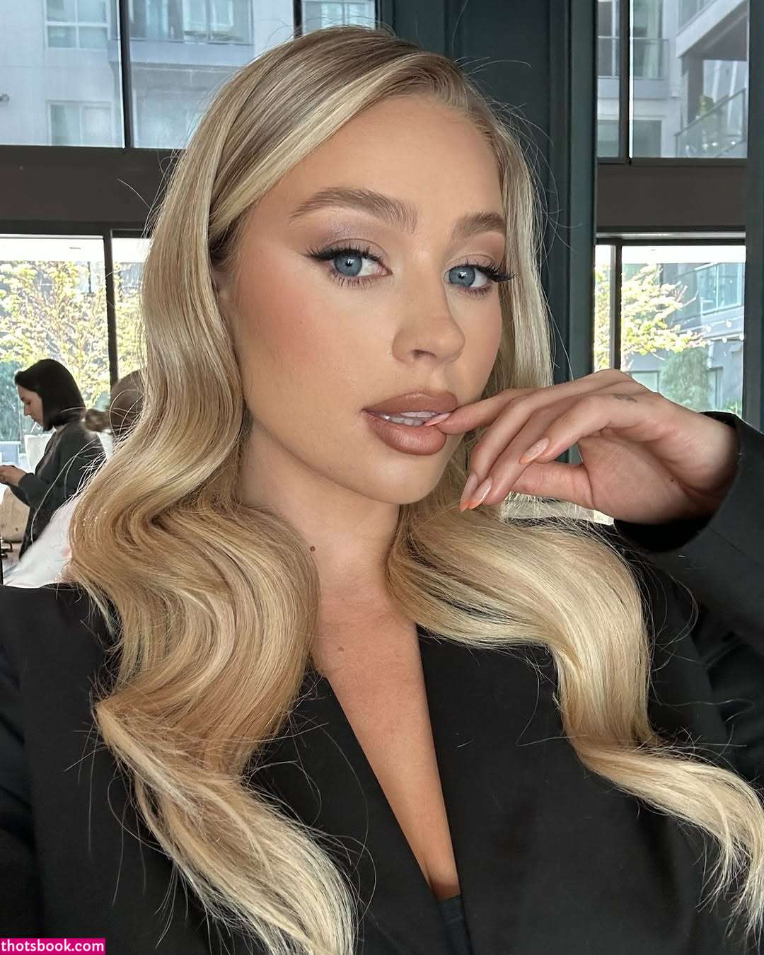 Leslie Golden Photo #14