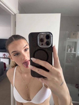 Lia Sikora Photo #26