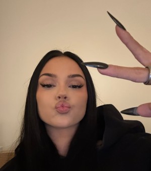 Maggie Lindemann Post #1