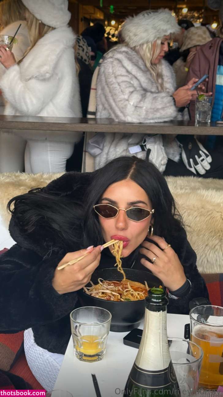 Riley Murray Photo #245