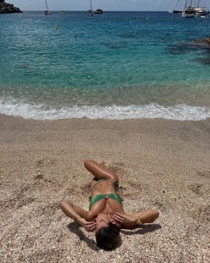 Natasha Oakley Photo #9