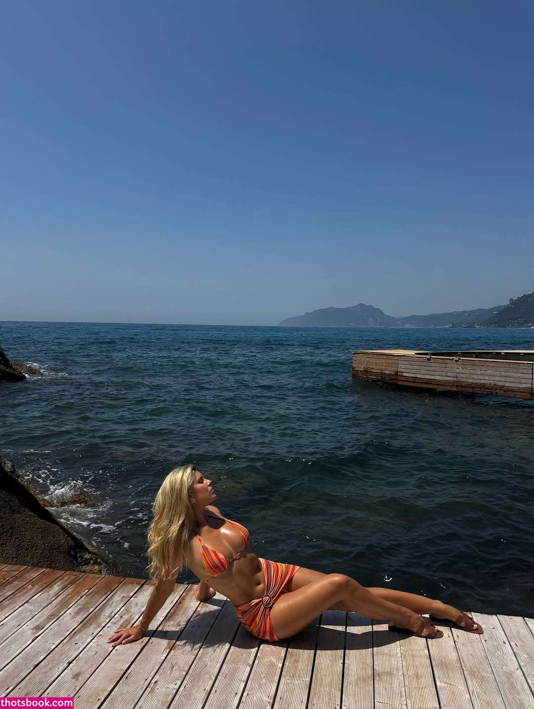 Natasha Oakley Photo #17