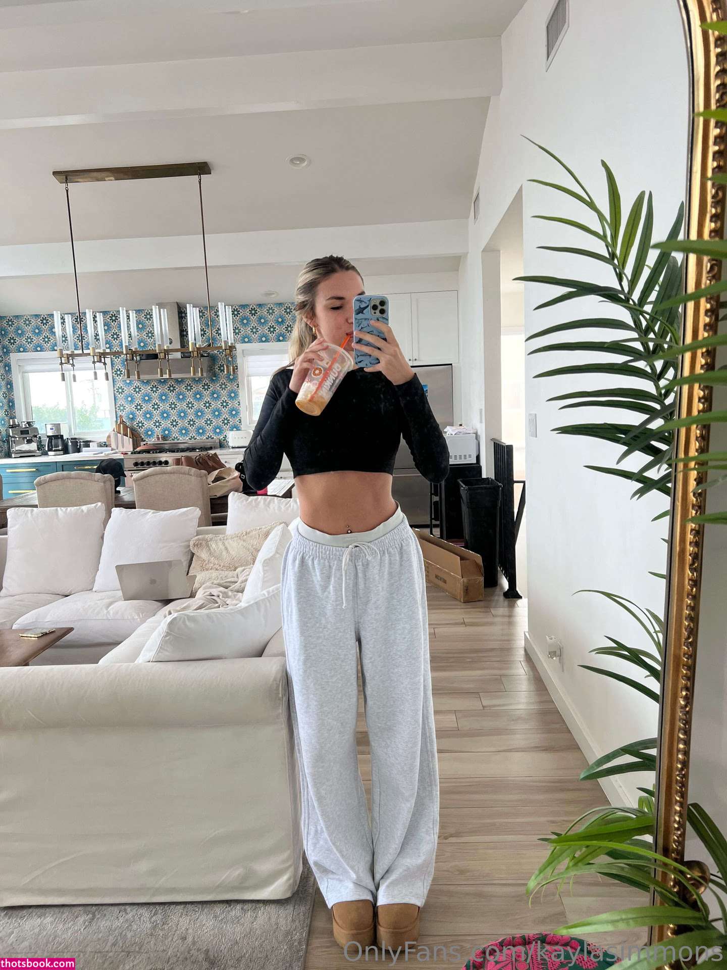 Kayla Simmons Photo #347