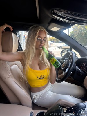 Lindsey Pelas Photo #1276