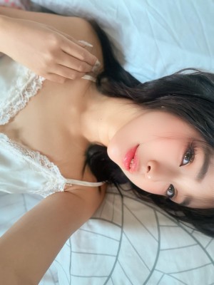 Emiliabear Photo #8