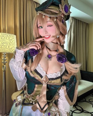 Larissa Rochefort Photo #2