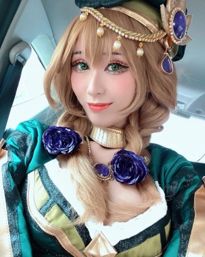 Larissa Rochefort Photo #3