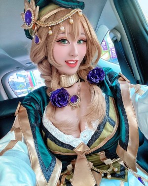 Larissa Rochefort Photo #4