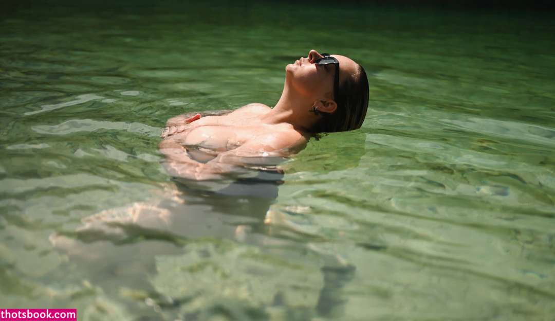 Anna Schmidt Photo #26