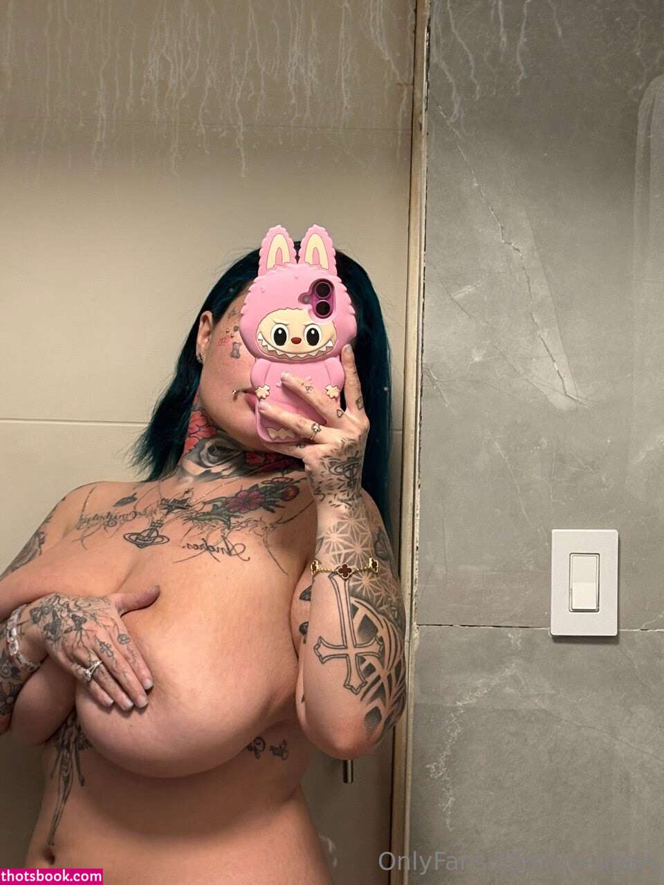 Bloodwrist Photo #26