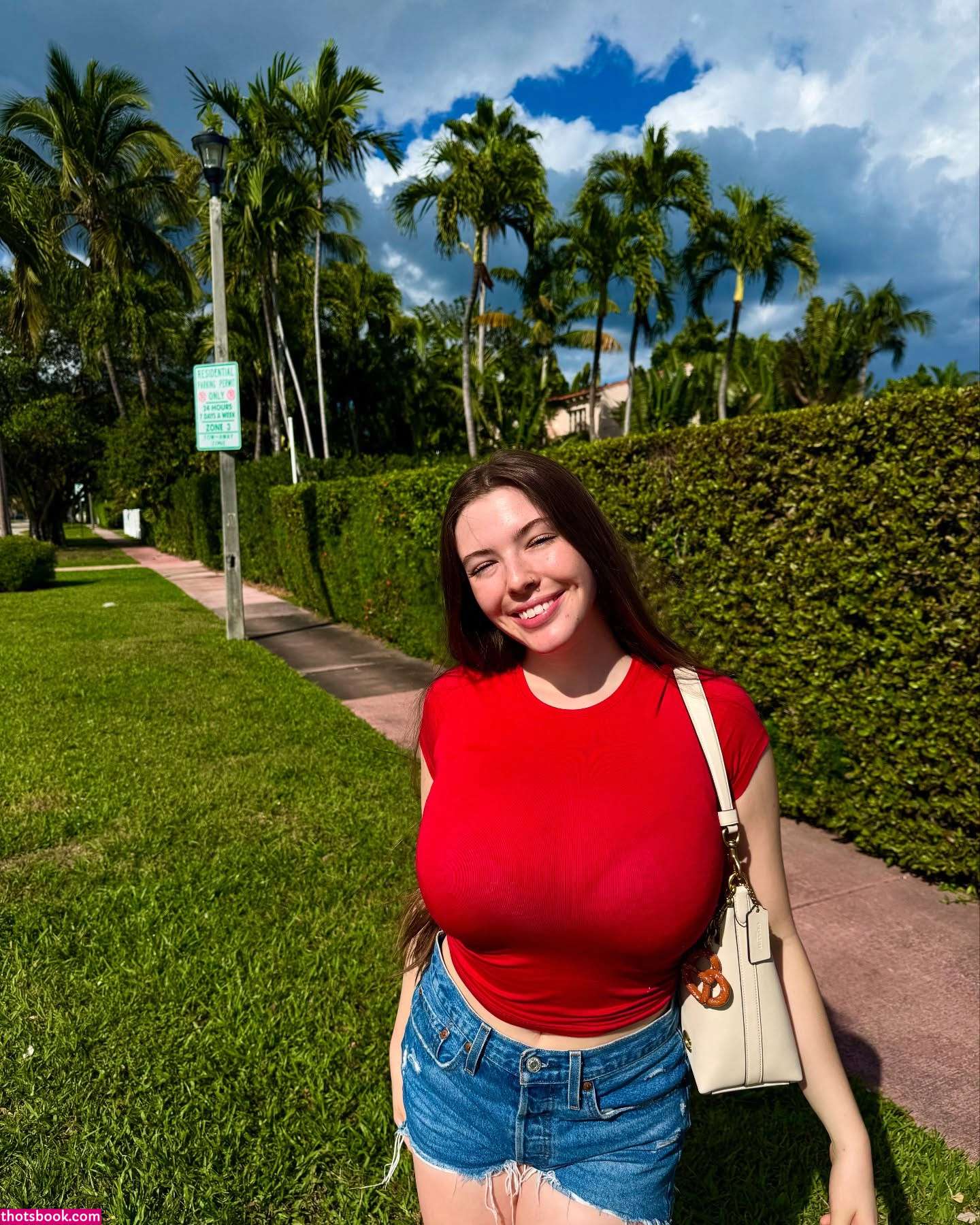 Jazmine Singing Photo #186