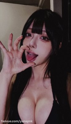 Yuna.pnk Photo #26