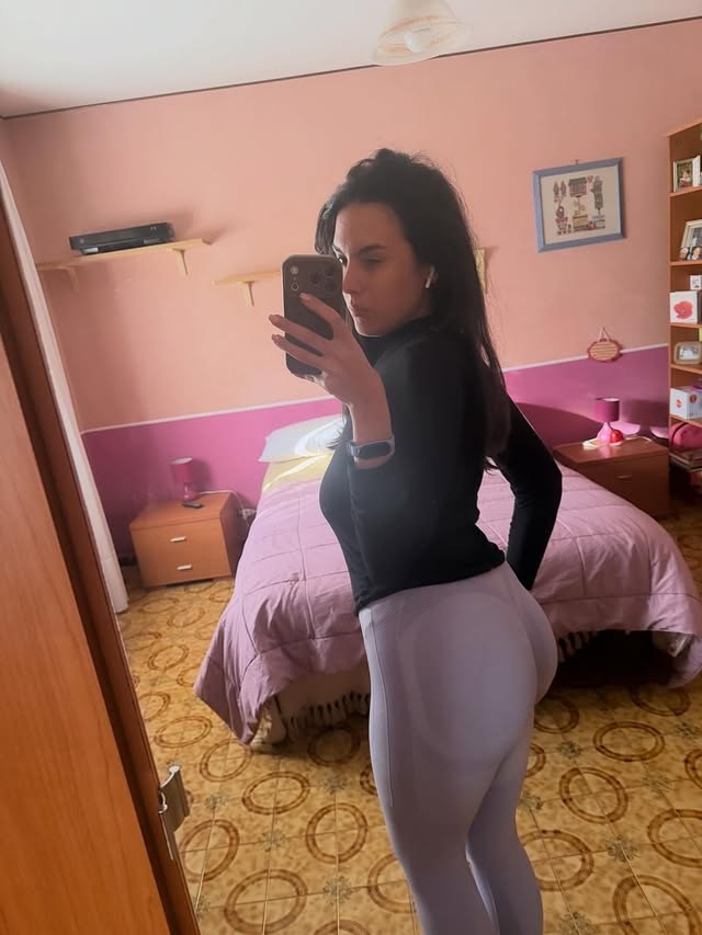 Francesca Pinto Photo #17