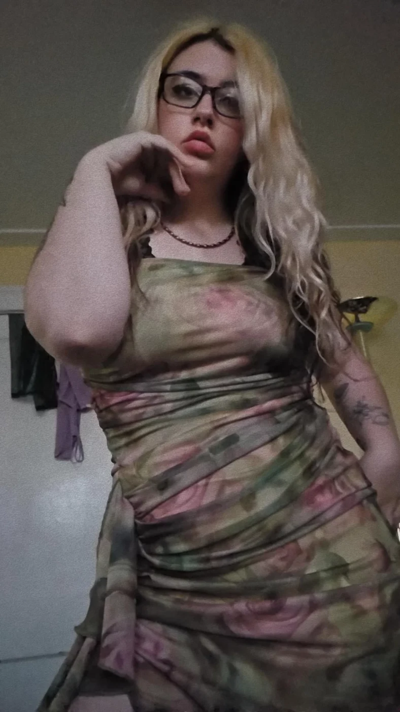 paleandgoth Photo #2