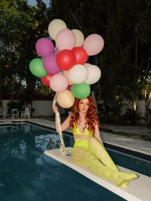 Nicole Simone Photo #32