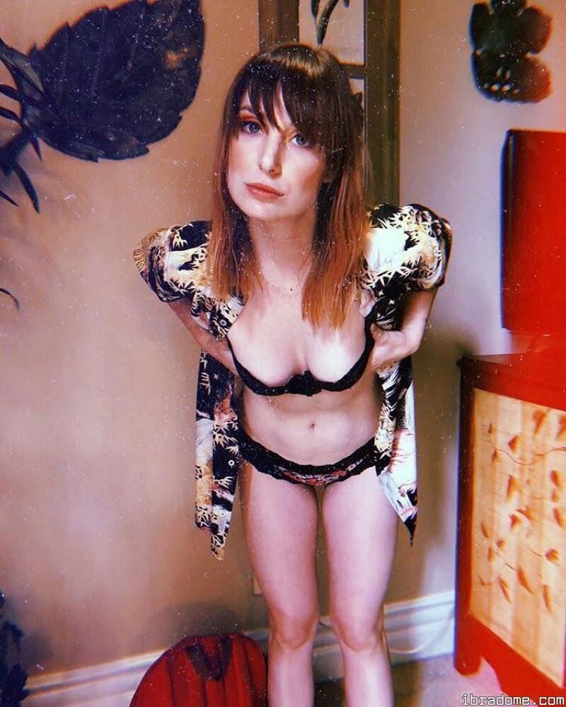 Bree Essrig Photo #35