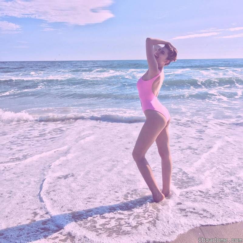 gretamenchi Photo #13