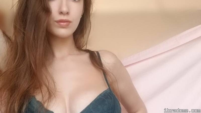 Coral Larsen Photo #38