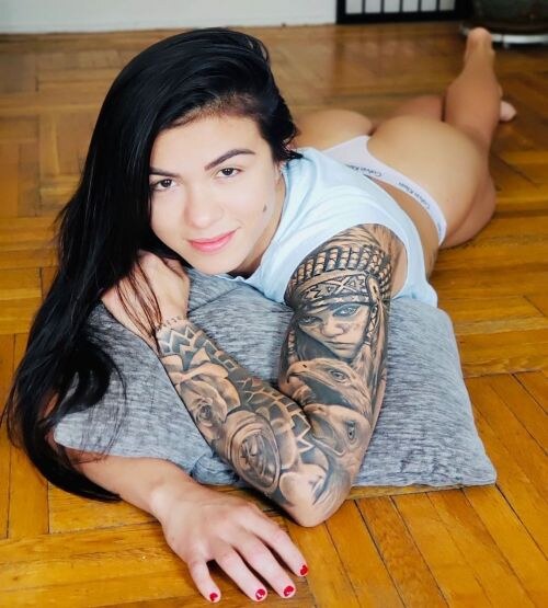 Claudia Gadelha Photo #13